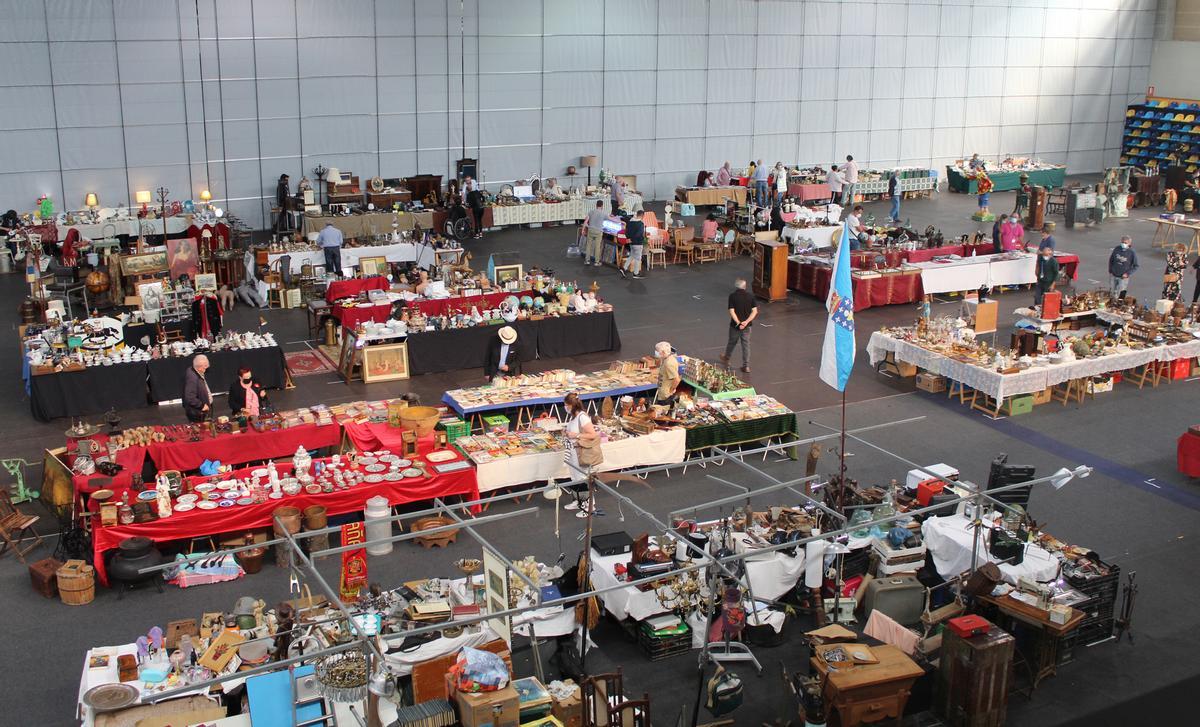 Una feria de antigüedades celebrada en Ourense.