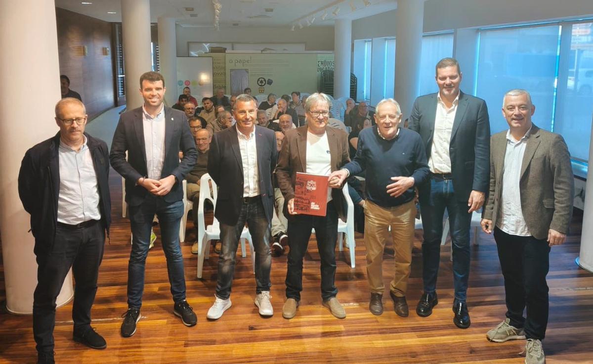 Ricardo Terceiro presenta libro sobre la historia del Estradense | CEDIDA