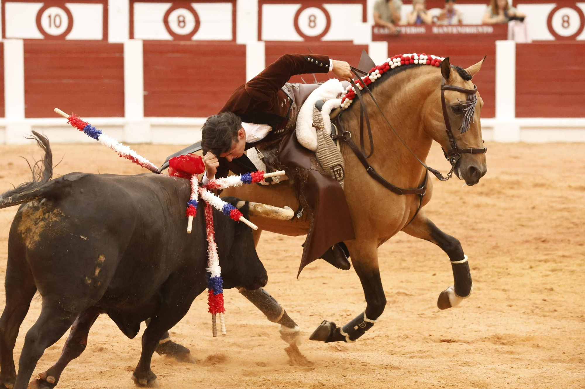 La corrida de rejones de la feria taurina de Begoña en Gijón (en imágenes)