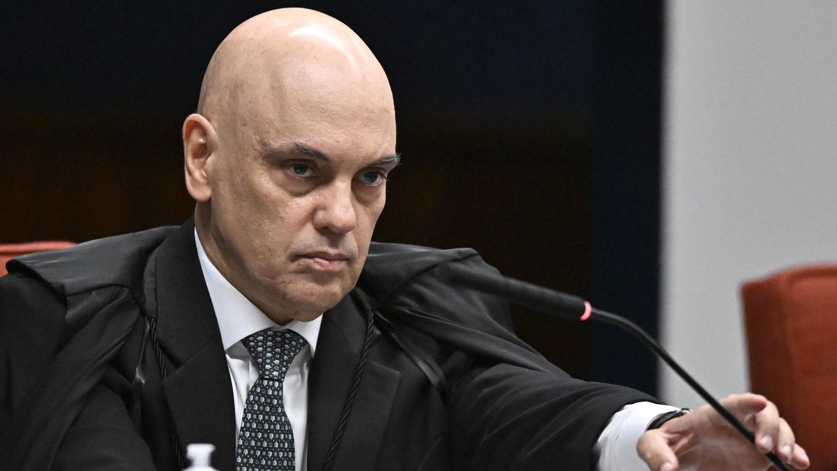 El juez De Moraes pide una condena ejemplar contra Bolsonaro por liderar una "organización criminal" para mantenerse en el poder