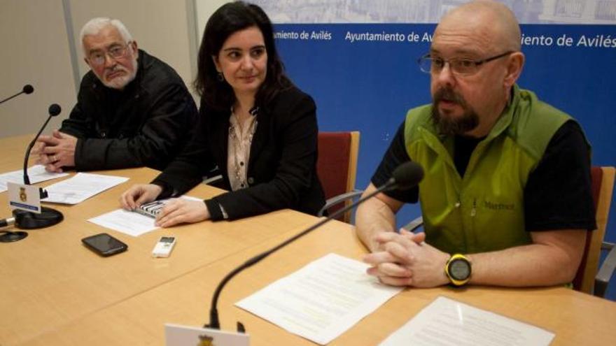 José Manuel González, Yolanda Alonso y Manuel Taibo, en la presentación.