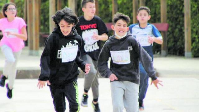 Imágen de la IV cursa solidaria a beneficio de APAAC en el CEIP Santa Eulària | APAAC