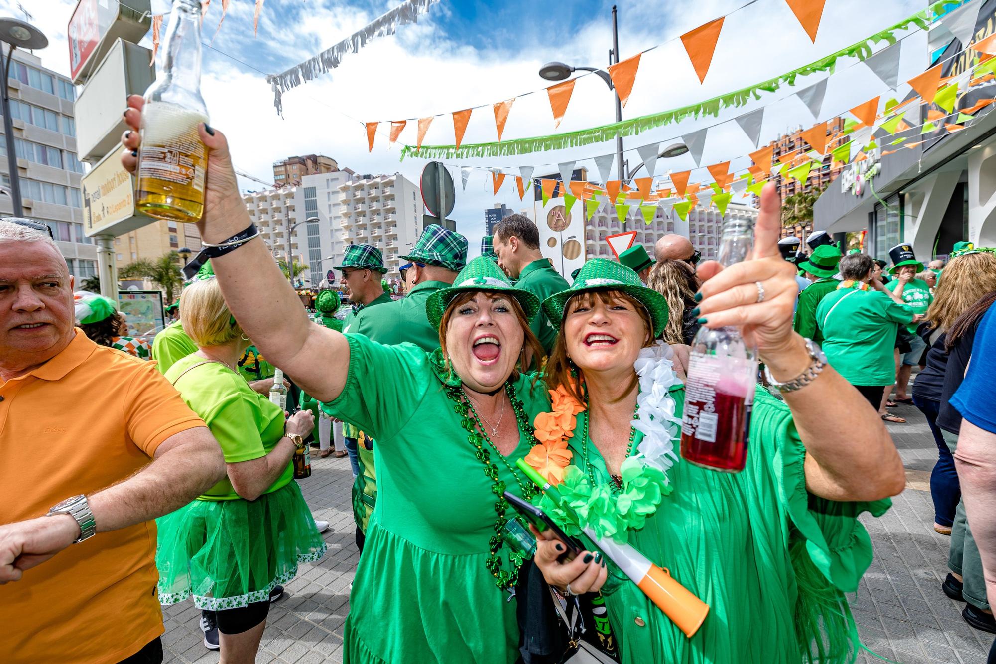 Saint Patrick llena de verde las calles de Benidorm