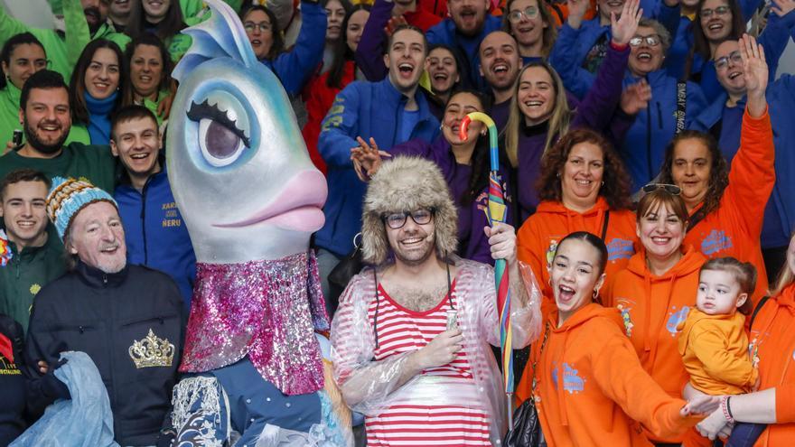 Así es &quot;Turbu&quot;, la sardina del Antroxu de Gijón de este año