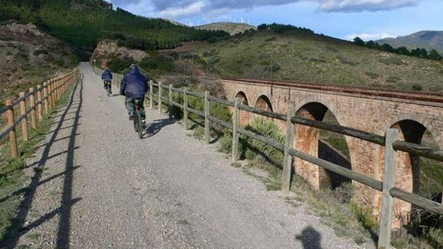 Los pueblos de la vía verde reivindican su mantenimiento