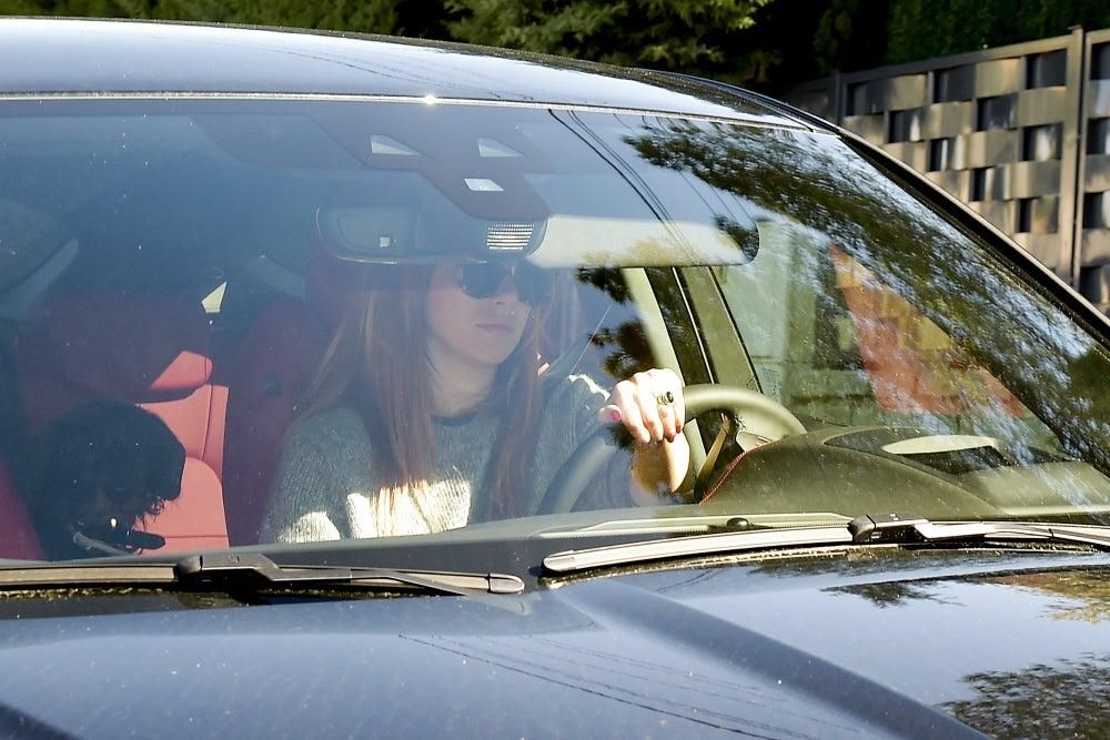 Blanca Suarez sale en coche de casa de Mario Casas