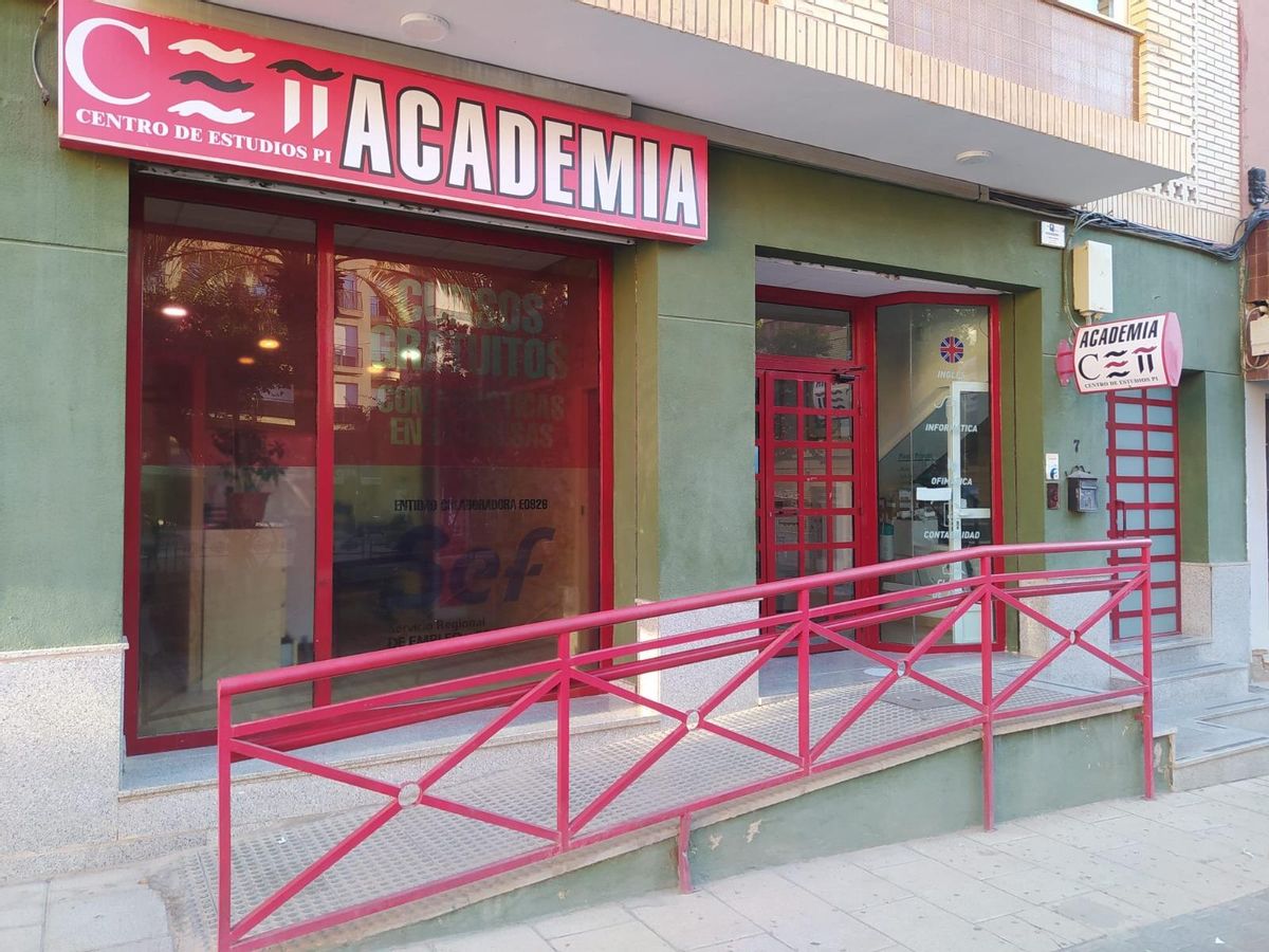 Fachada de Cenespi, en Puerto Lumbreras