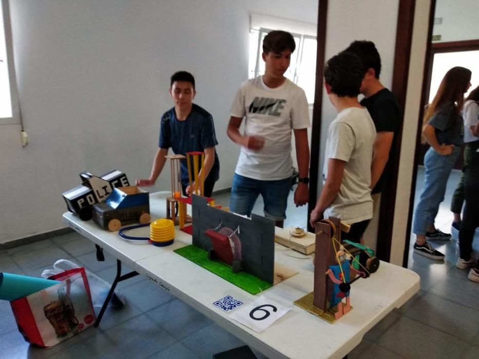 Feria de tecnología en el colegio Sagrat Cor