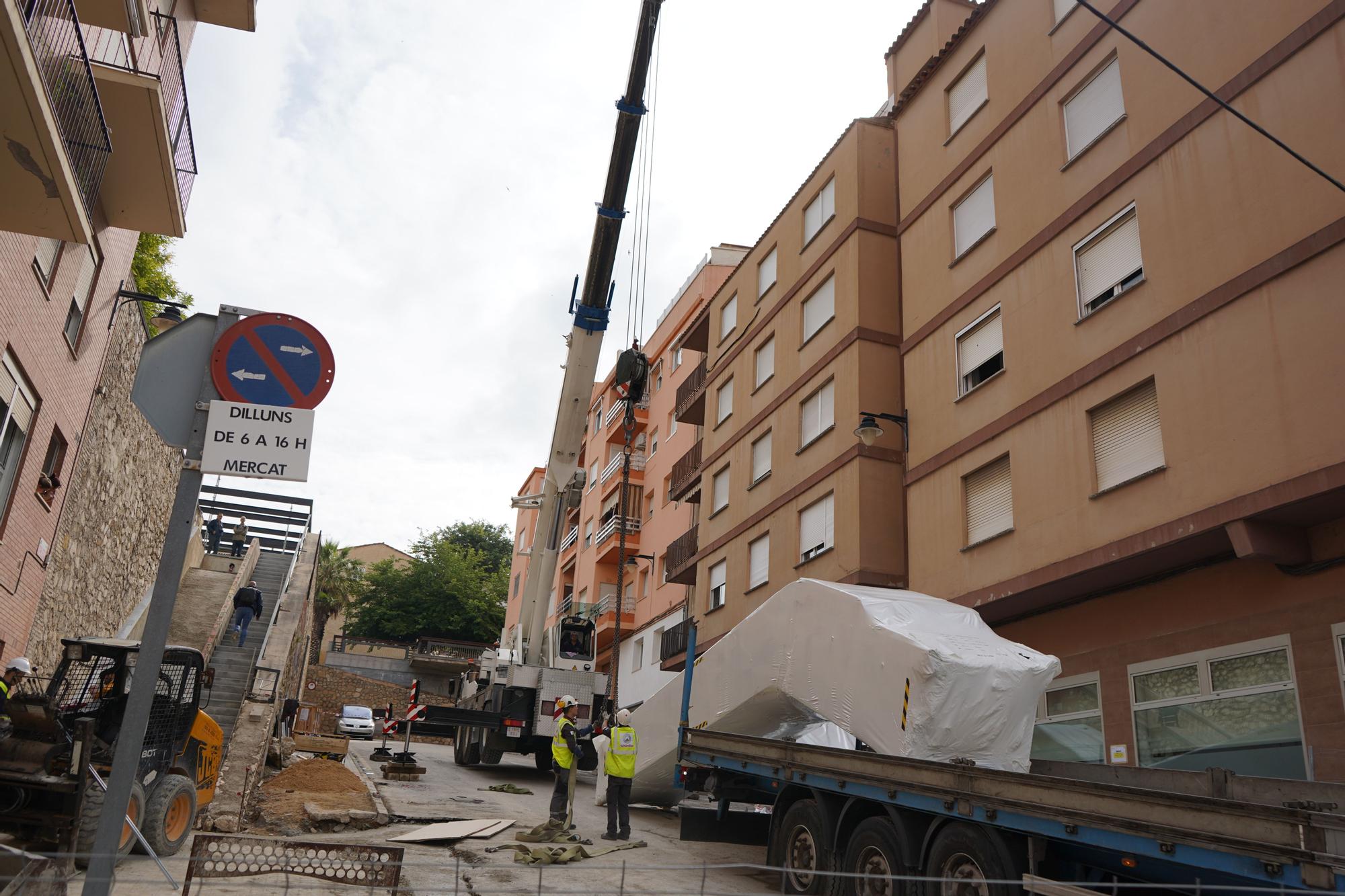 Inician el montaje de las escaleras mecánicas del Mercat de Ontinyent