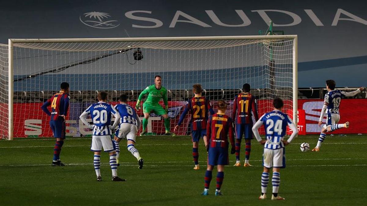 Ter Stegen fue el primero que le atajó una pena máxima a Mikel Oyarzabal