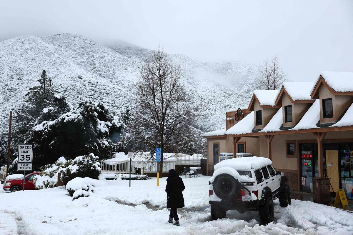 Fuertes nevadas en el sur de California