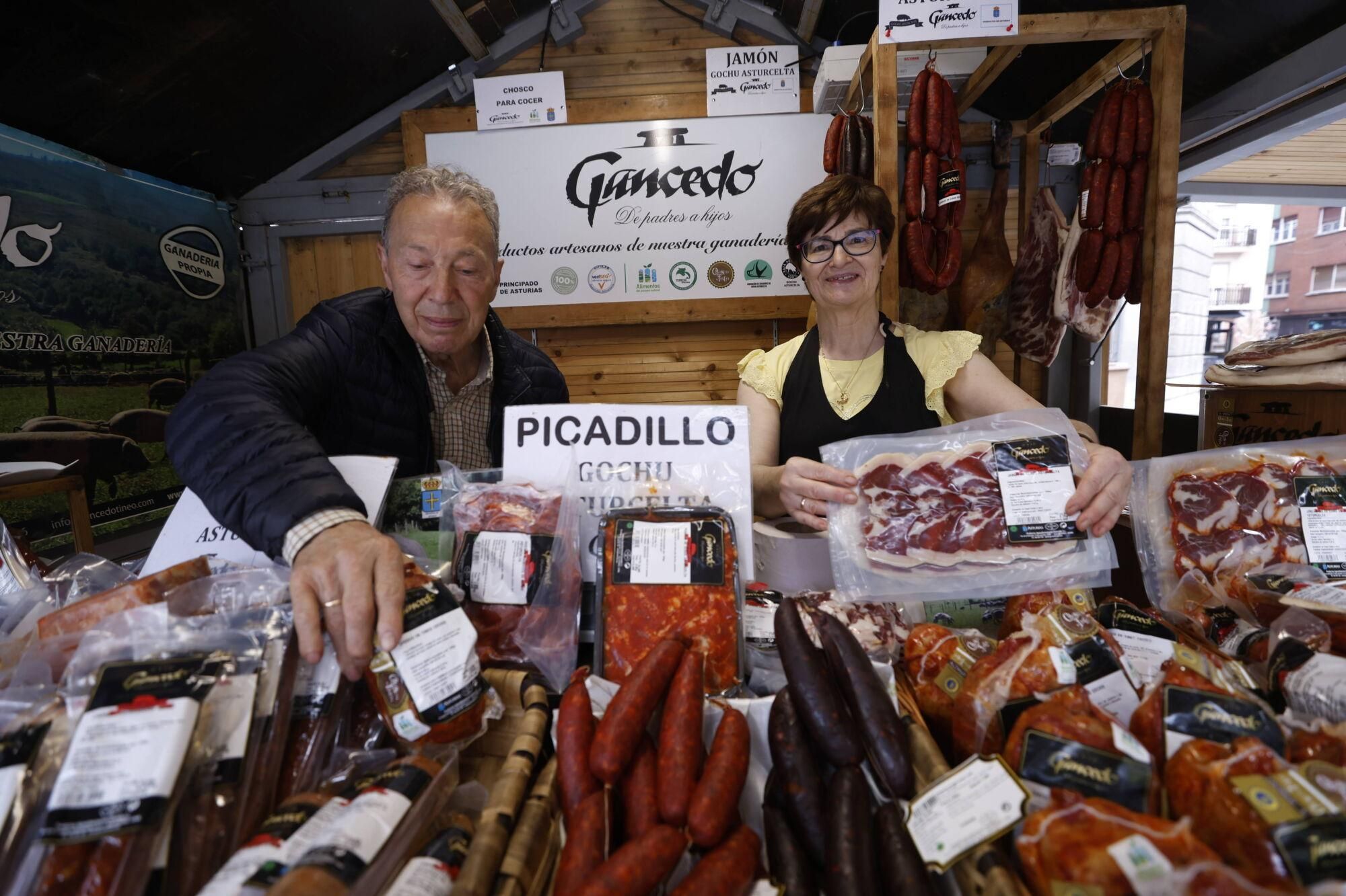 Apertura del mercadillo de la Ascensión y visita del alcalde