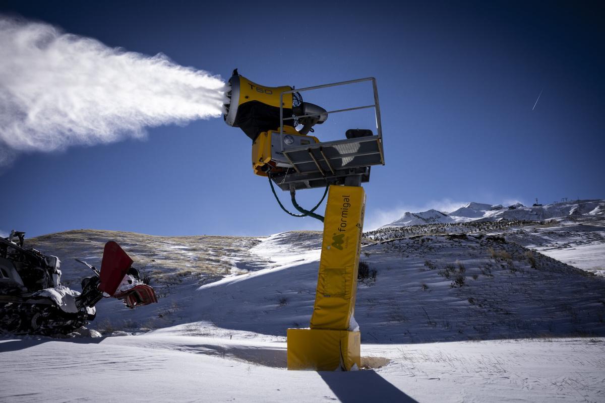 En imágenes | Inicio de la temporada invernal en las estaciones de esquí aragonesas