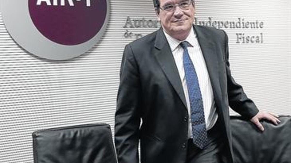José Luis Escrivá, presidente de la AIReF, durante la rueda de prensa ofrecida ayer en Madrid.