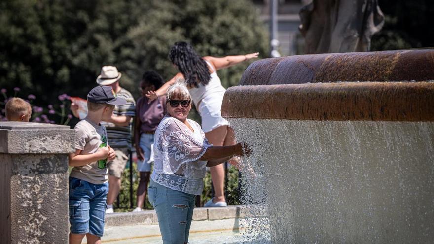 Catalunya torna a activar avisos vermells davant un dimecres de calor extrema amb màximes per sobre dels 42 graus