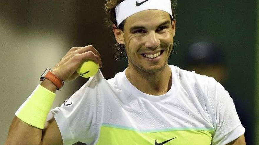 Rafa Nadal sonríe tras su victoria en Doha.