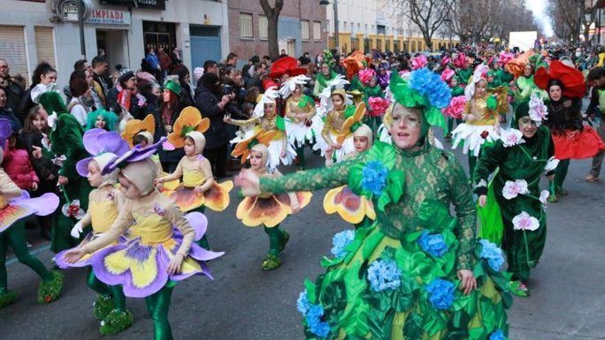 Carnaval en Zamora: Más de 800 personas llenan de fantasía las calles de la capital