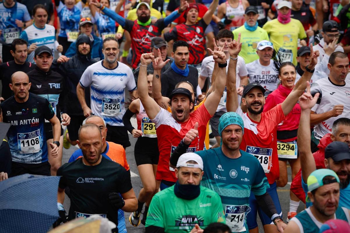 Corredores participantes en la Medua Maratón de Córdoba del 2025.