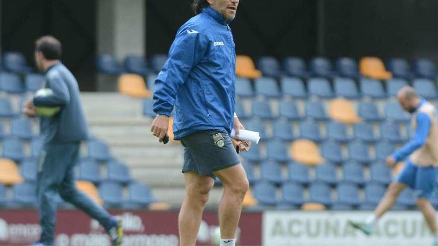 Luisito, durante un entrenamiento en Pasarón. // Rafa Vázquez