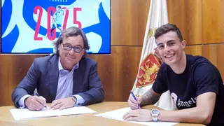 El Real Zaragoza hace por fin oficial la renovación de Francés hasta 2025