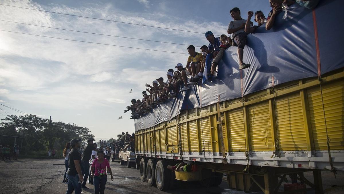 EE.UU construir ciudades de carpas para los migrantes de la caravan