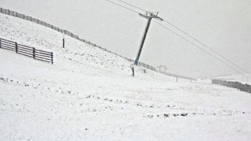 L&#039;estació d&#039;esquí de Masella dissabte a la tarda amb la primera enfarinada de neu