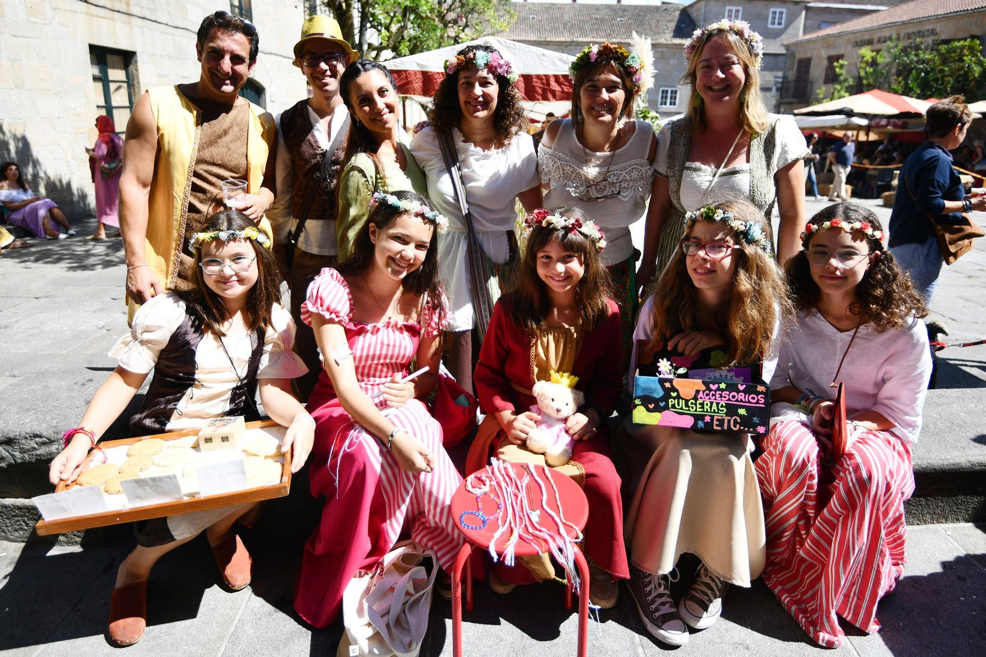 Cortesanos, bufones, damas y caballeros celebran el retorno de su señor: la Feira Franca anima Pontevedra