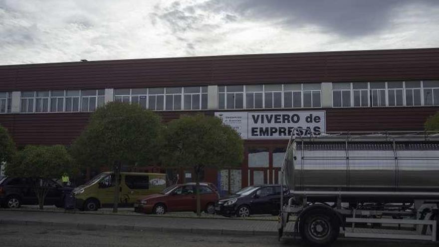 Nave que alberga el Vivero de Empresas de Benavente.