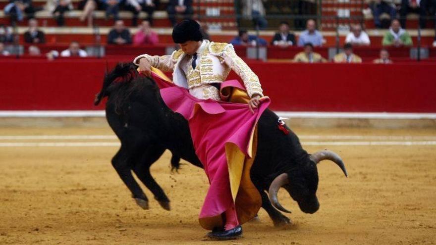 Puerta grande para Ginés Marín en Ejea de los Caballeros