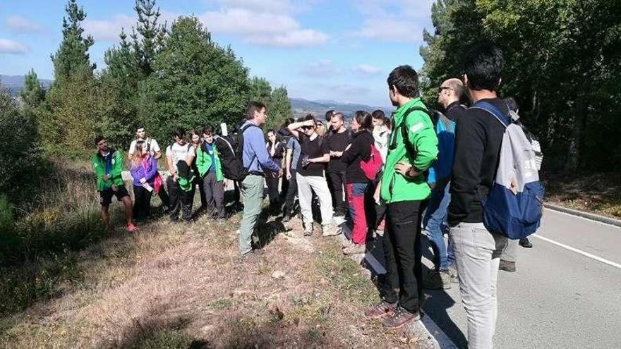 Los alumnos de la Politécnica inician las salidas de campo en Tineo