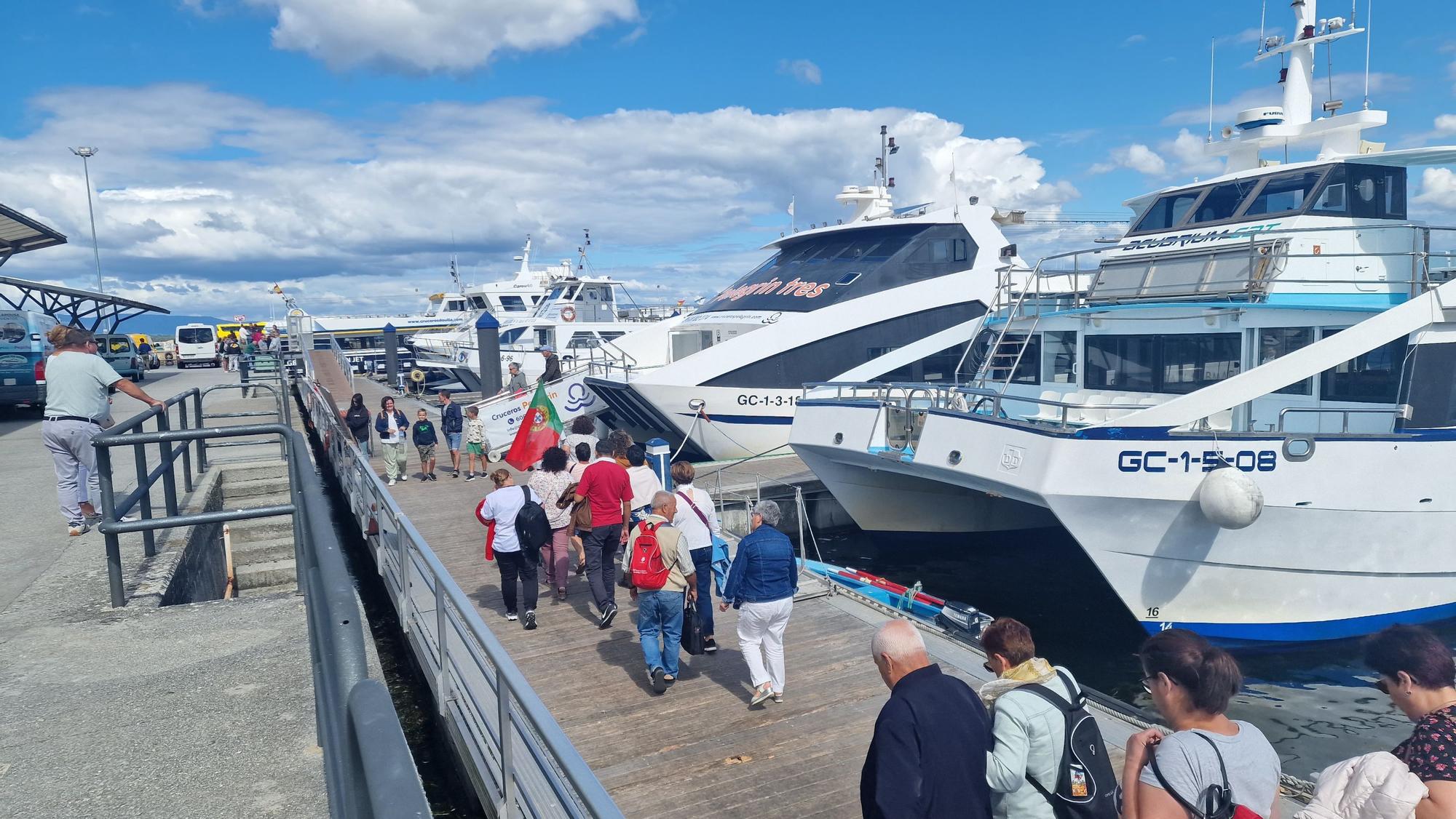 El tirón de los barcos de pasaje de O Grove también se nota en septiembre