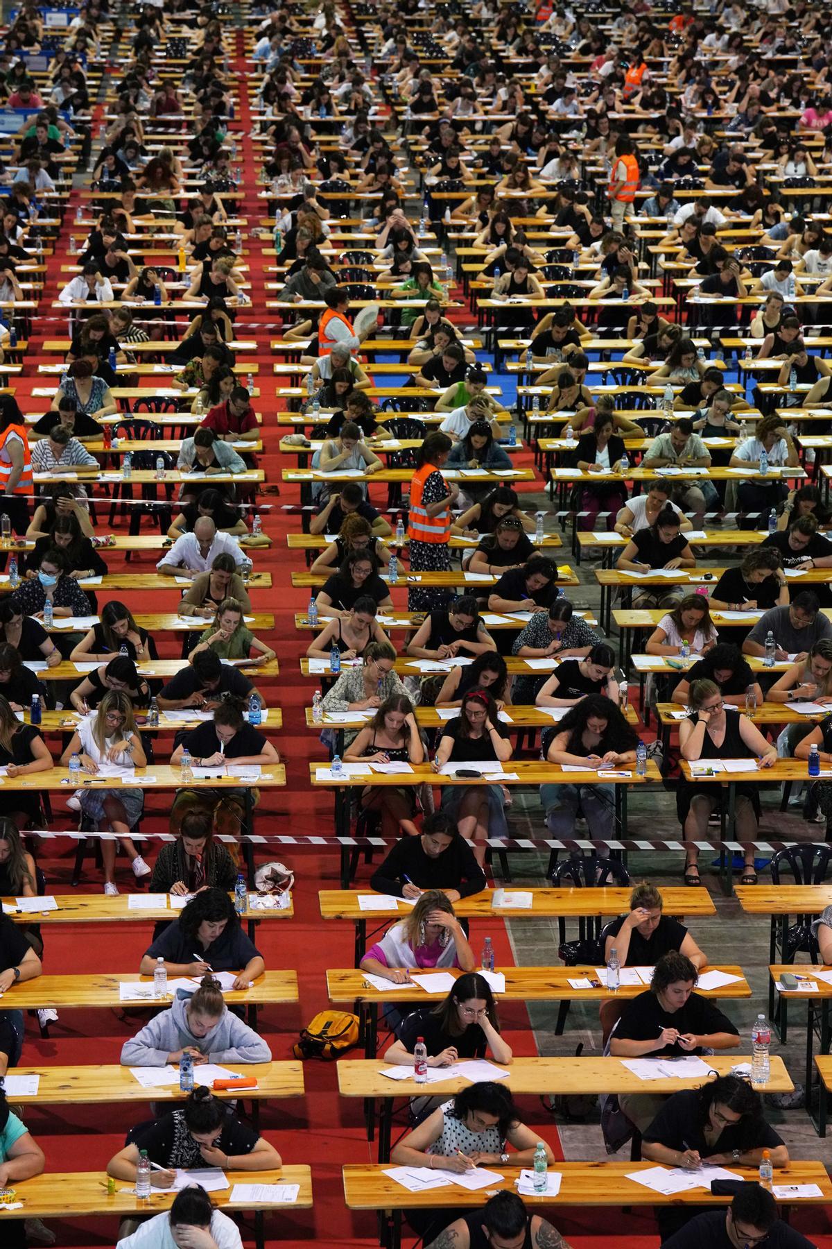 Aspirantes durante un examen de oposición, en una imagen de archivo.