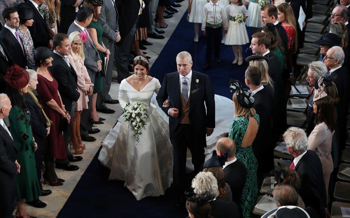 lmmarco45436473 princess eugenie walks down the aisle with her father  the d181012123801