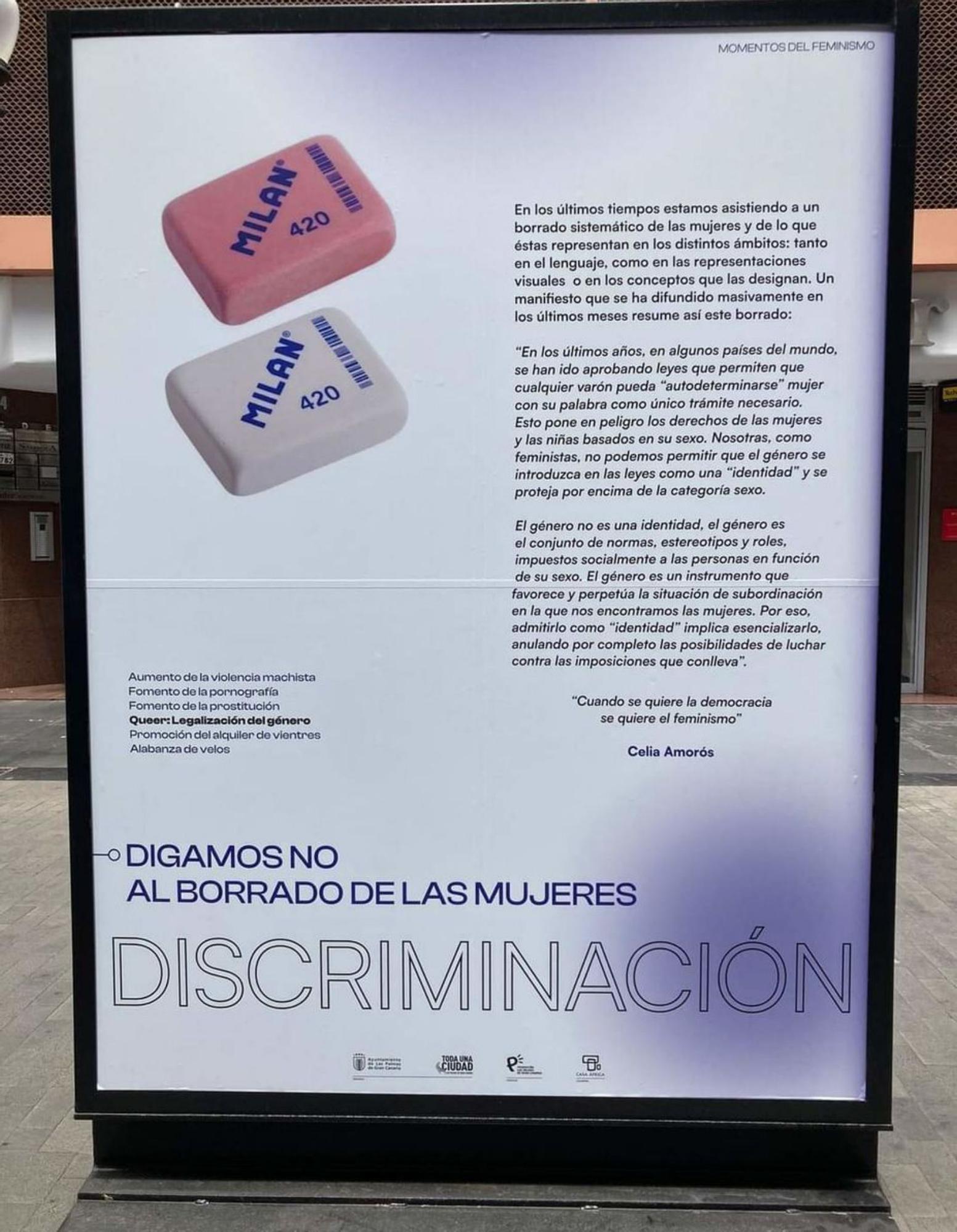 Uno de los carteles retirados de la exposición enTriana. | | LP/DLP