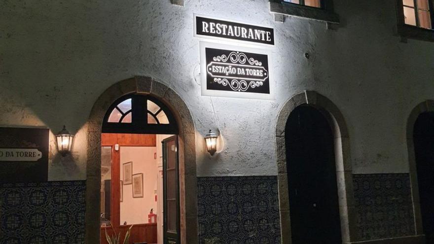 A la diversa oferta gastronómica Estação da Torre suma su ubicación en un edificio lleno de memorias del ferrocarril.