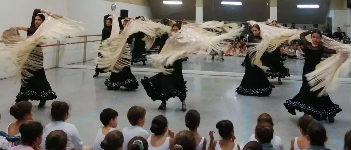 Una clase en el Conservatorio Profesional de Danza Luis del Río.