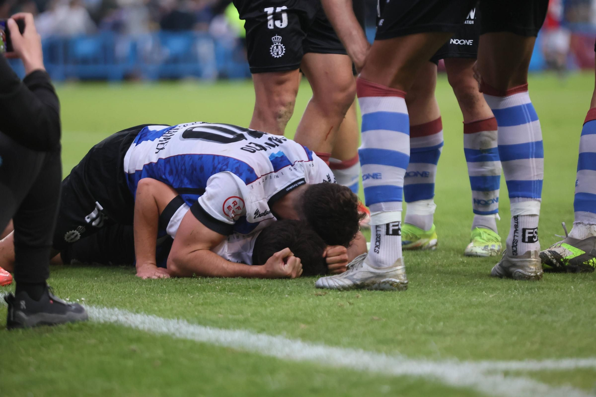 EN IMÁGENES: La final por el ascenso entre Avilés y Rayo Majadahonda vivida en el Suárez Puerta
