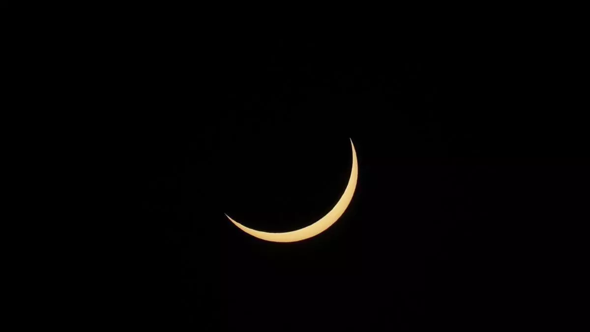 Hágase la sombra: el Sol y la Luna se alinean con Ategua en la tarde del eclipse en Córdoba