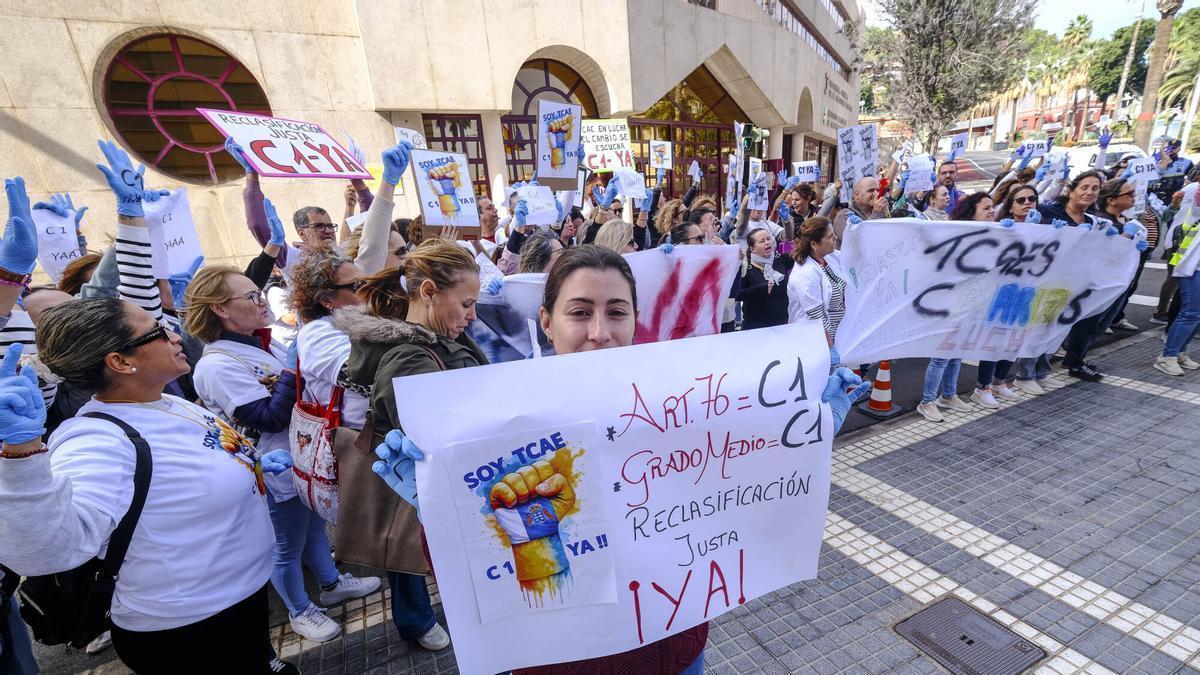 Protesta de auxiliares de enfermería en Las Palmas de Gran Canaria
