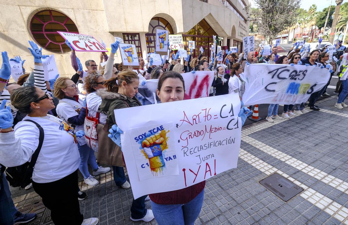 Protesta de auxiliares de enfermería en Las Palmas de Gran Canaria Protesta de auxiliares de enfermería en Las Palmas de Gran Canaria