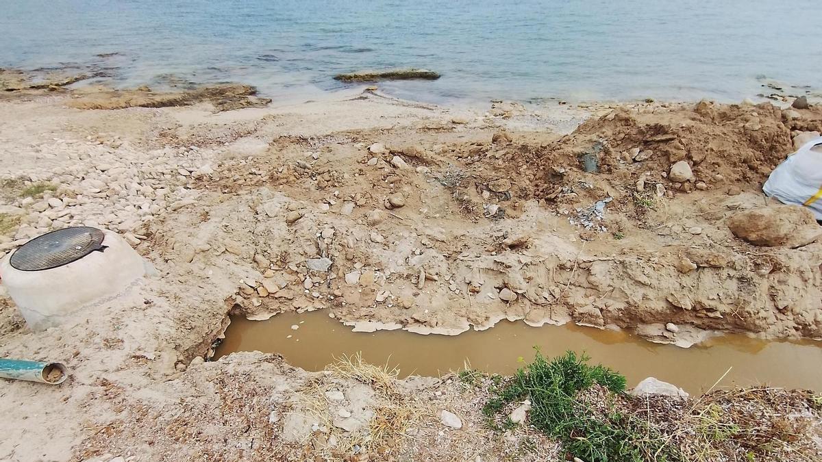 El eterno problema de los vertidos fecales en la bahía de Portmany