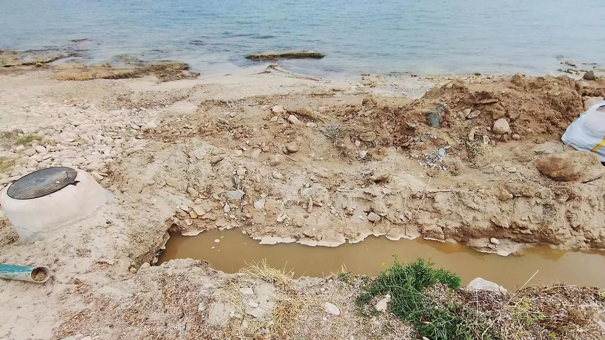 El eterno problema de los vertidos fecales en la bahía de Portmany