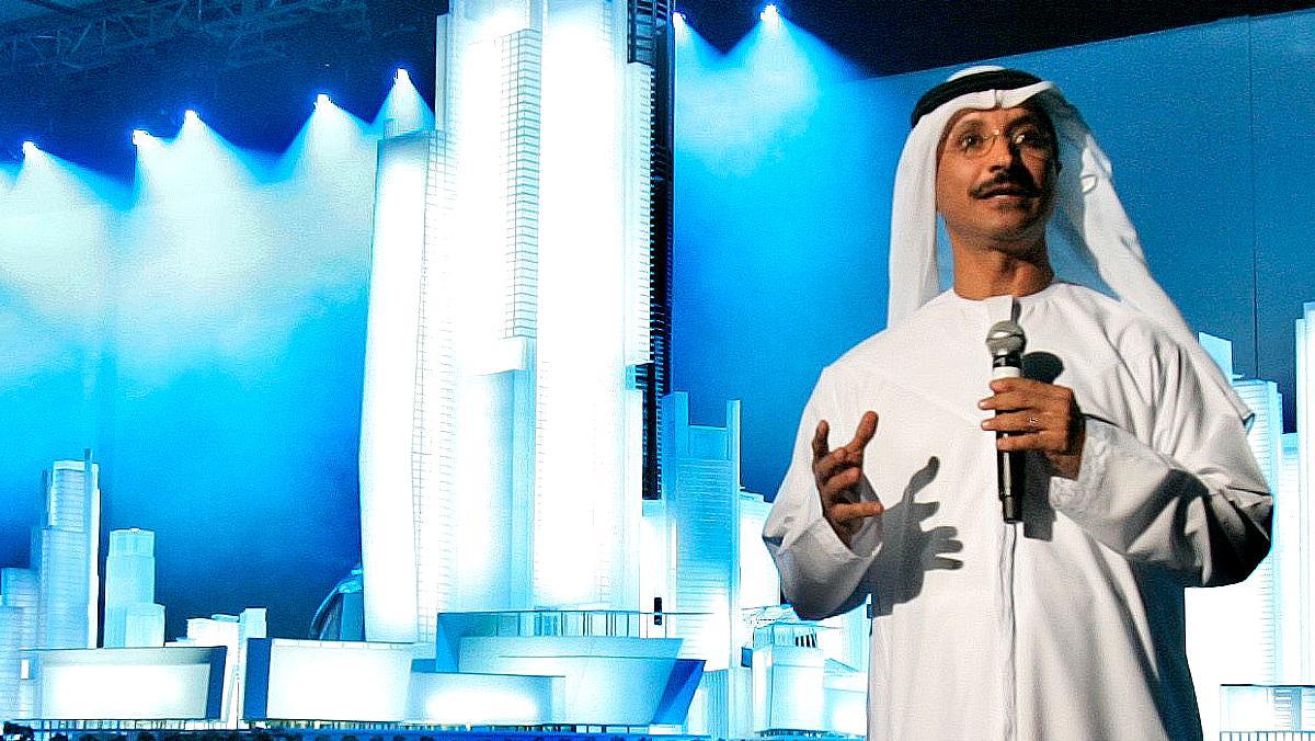 El sultán Ahmed bin Sulayem ante un proyecto inmobiliario.