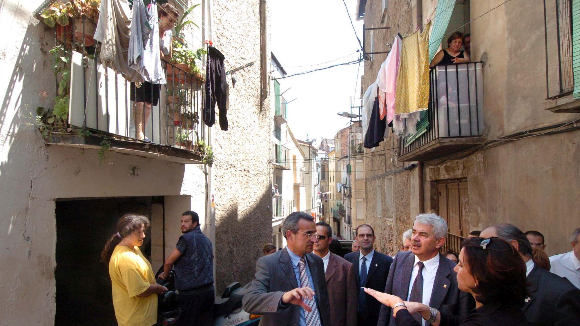 VISITA DEL PRESIDENTE DE LA GENERALITAT PASCUAL MARAGALL  en el  CENTRO HISTORICO DE BALAGUER