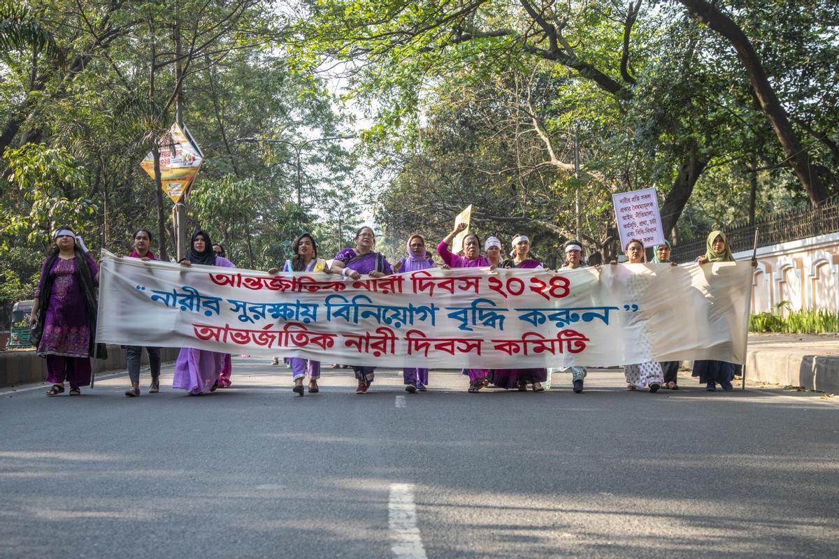 Celebración de una marcha en Daca, Bangladesh, con motivo del 8M.