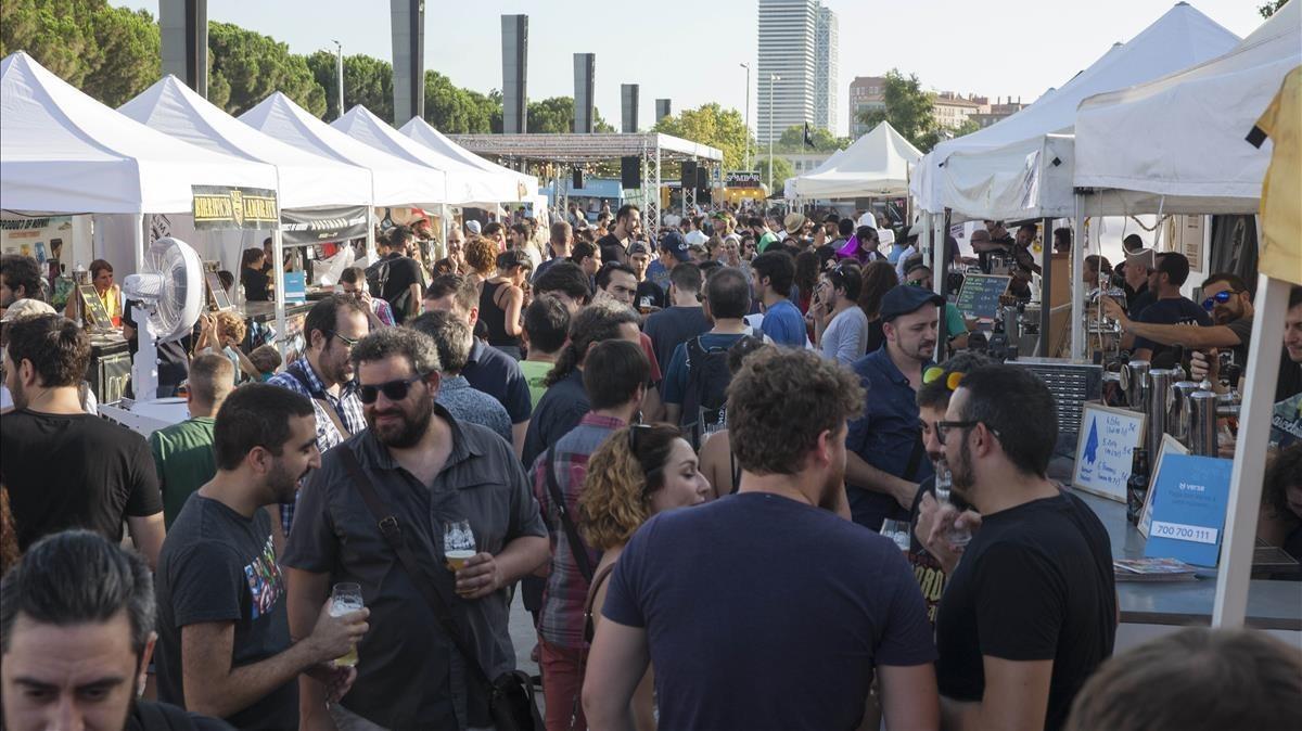 zentauroepp44015489 onbarcelona  feria de la cerveza de poble nou180629170555