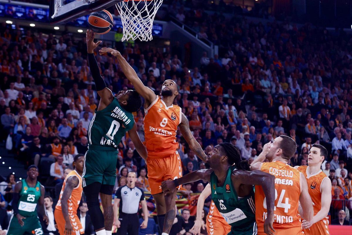 Jean Montero, en el último partido ante el Panathinaikos en el Roig Arena. /