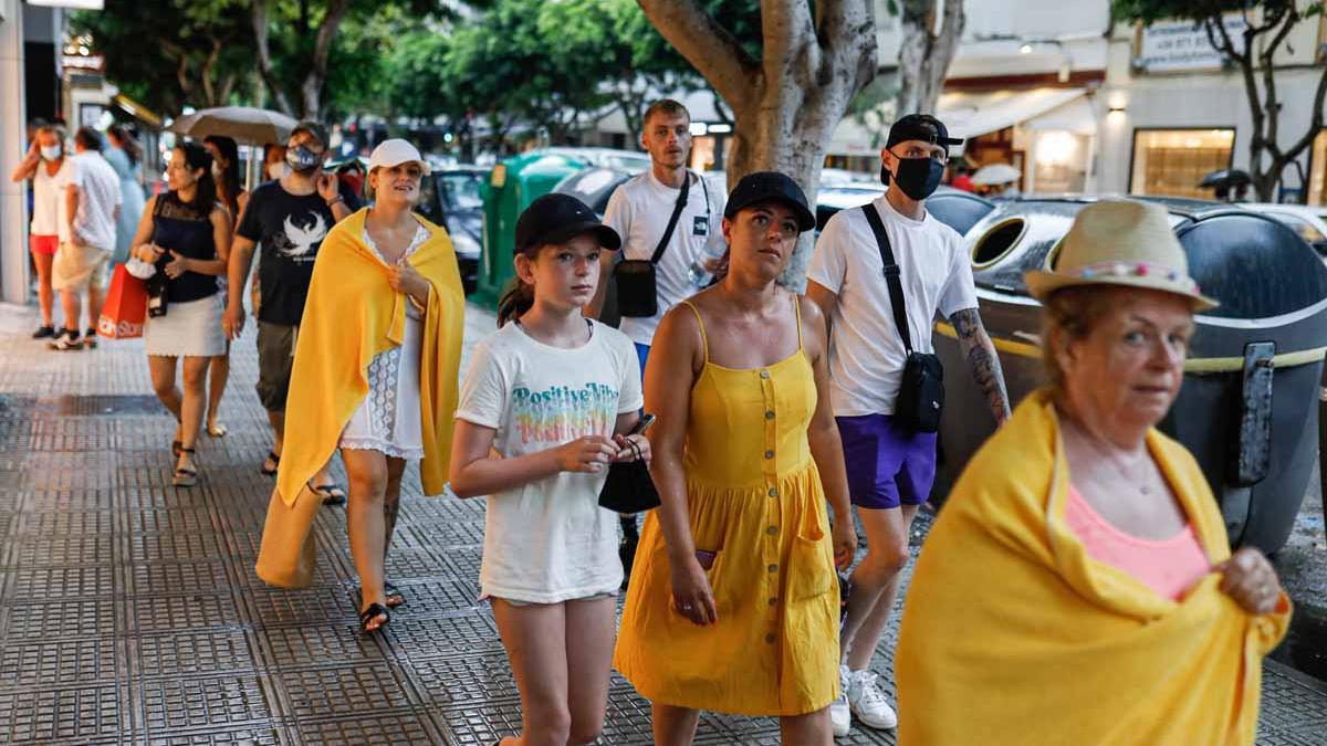 La lluvia torrencial en Formentera provoca más de 15 salidas de los bomberos por inundaciones