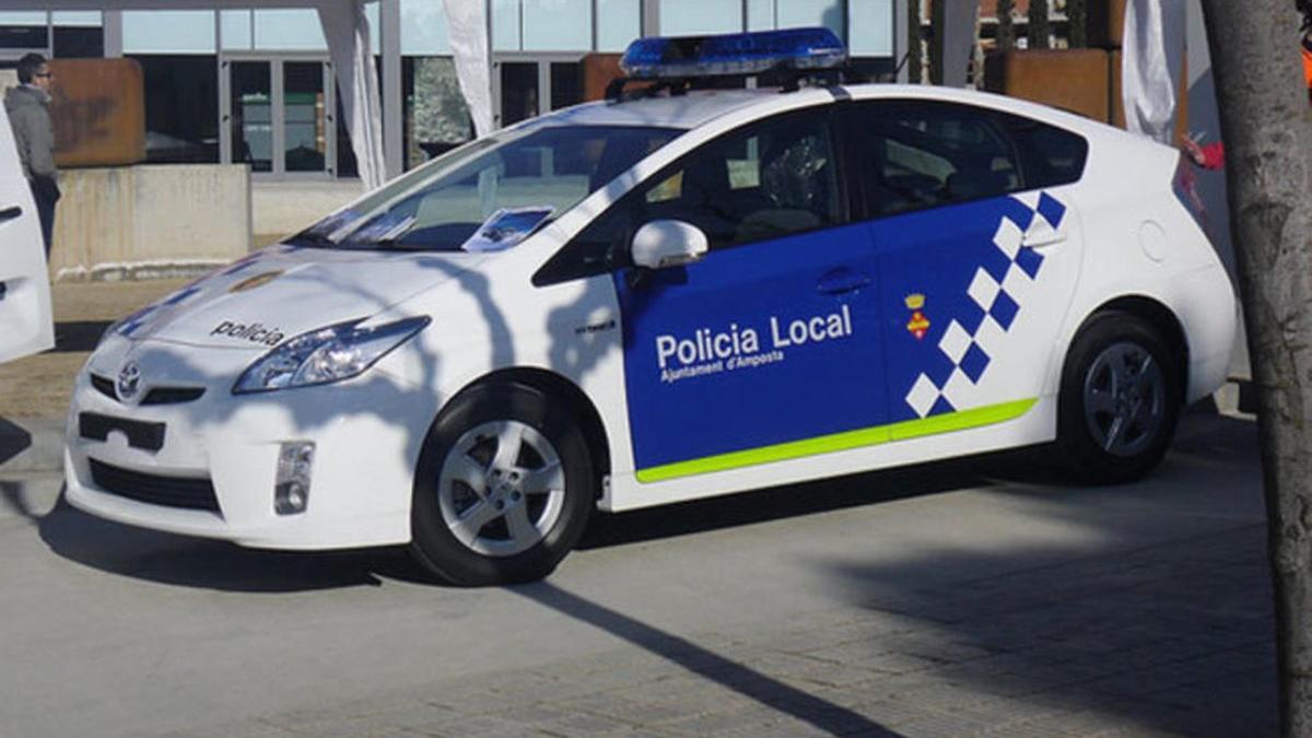 Una patrulla de la Policía Local de Amposta