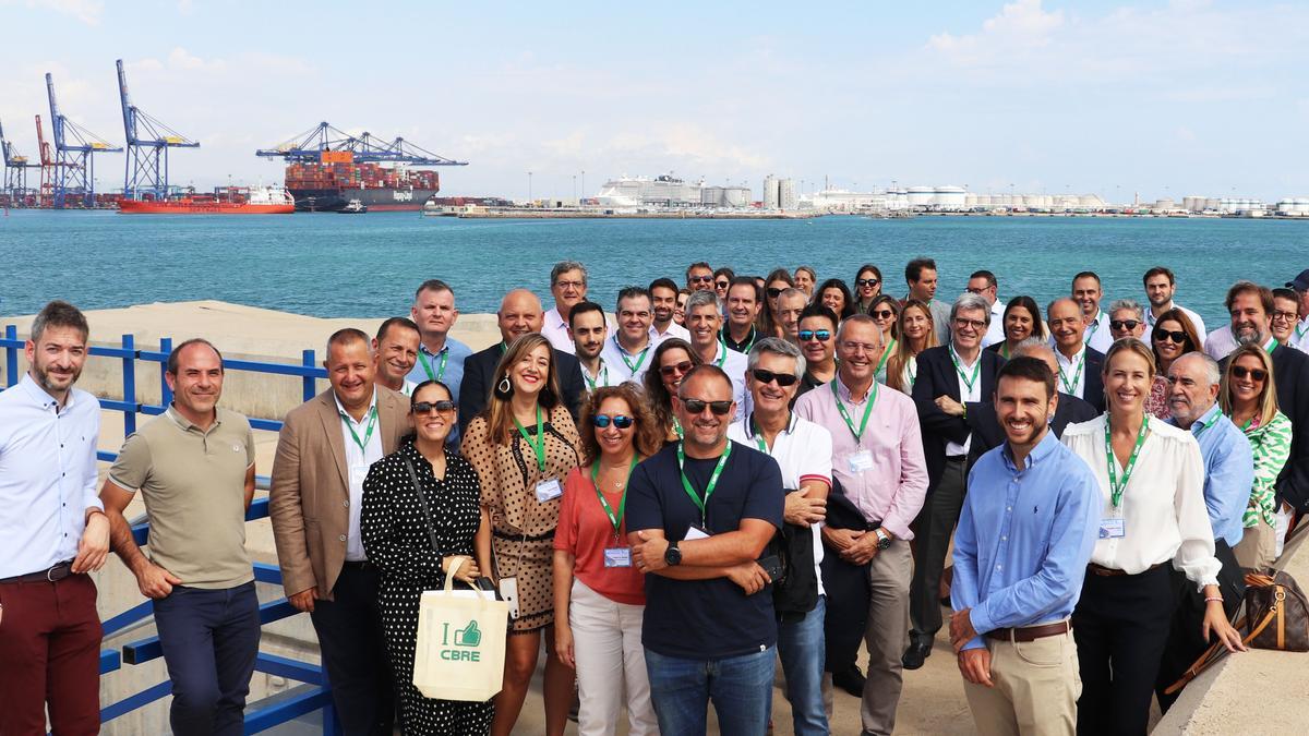 Miembros de la asociación Rib-A3 en el Puerto de València